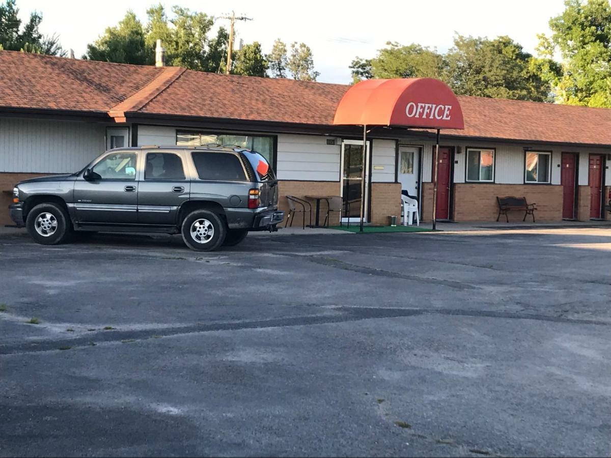 Motel Grand Chadron Εξωτερικό φωτογραφία